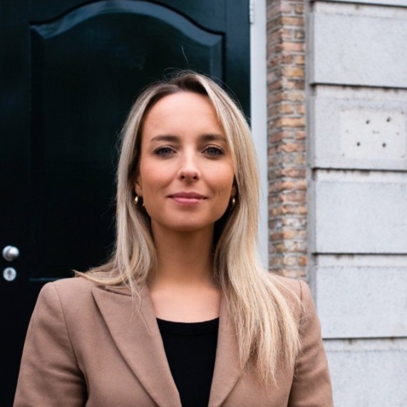Saskia van Sorry We're Fully Booked